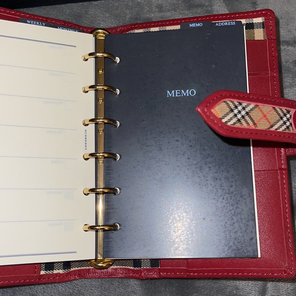 Burberry preloved leather pocket notebook excellent condition comes with box - Picture 7 of 16